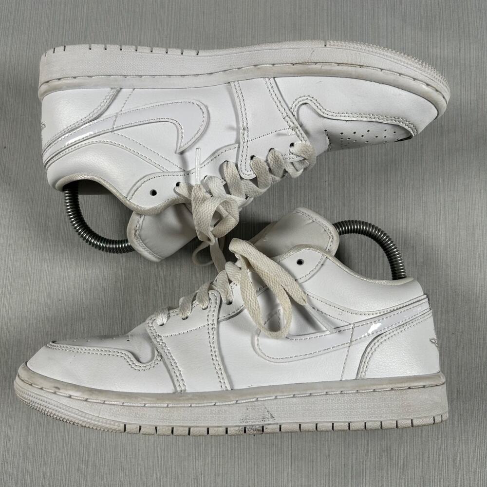 Nike Air Jordan 1 Low Womens Size 6.5 White Sneakers Perforated Toe Box leather